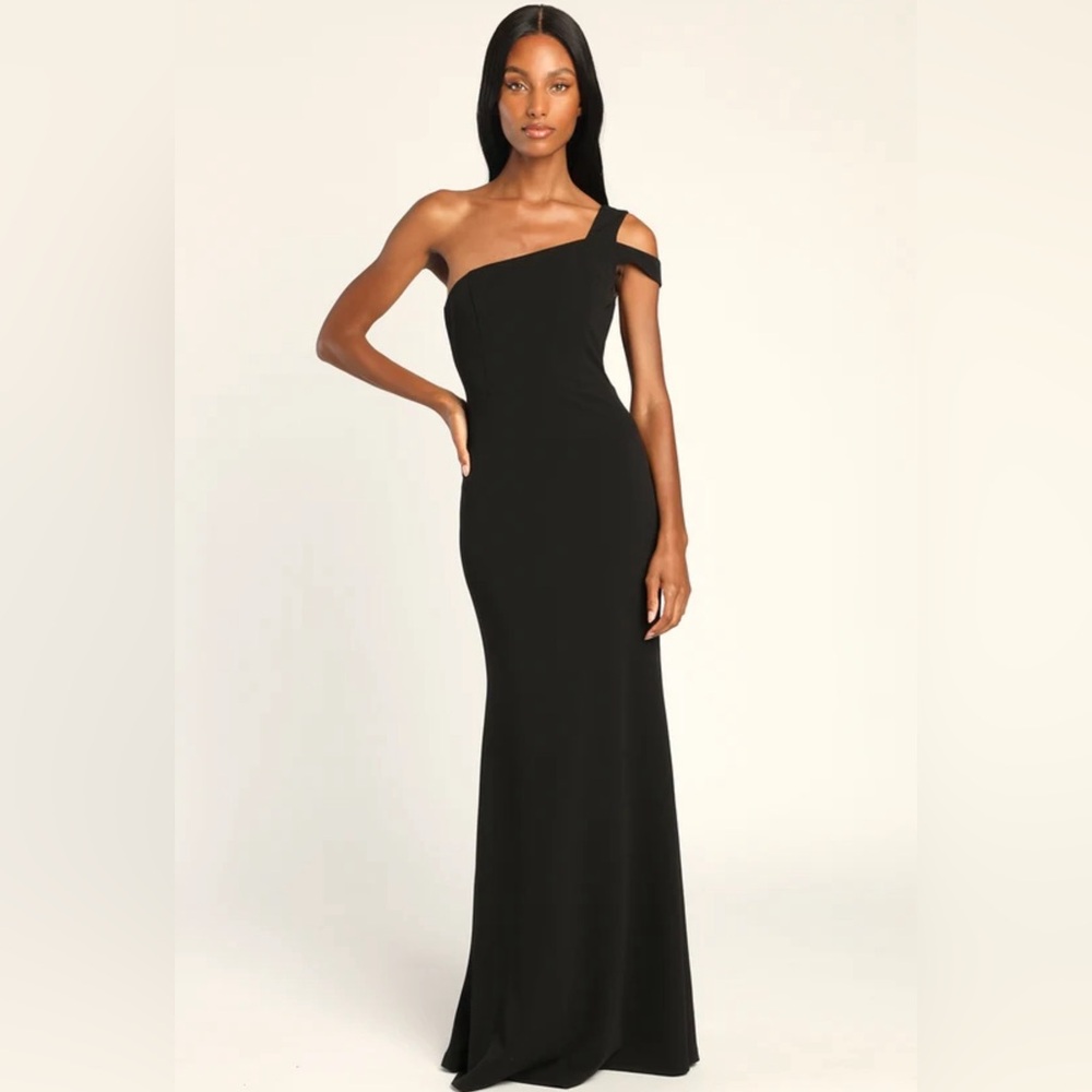 Lulu’s - Make An Entrance Black One-Shoulder Mermaid Maxi - SMALL